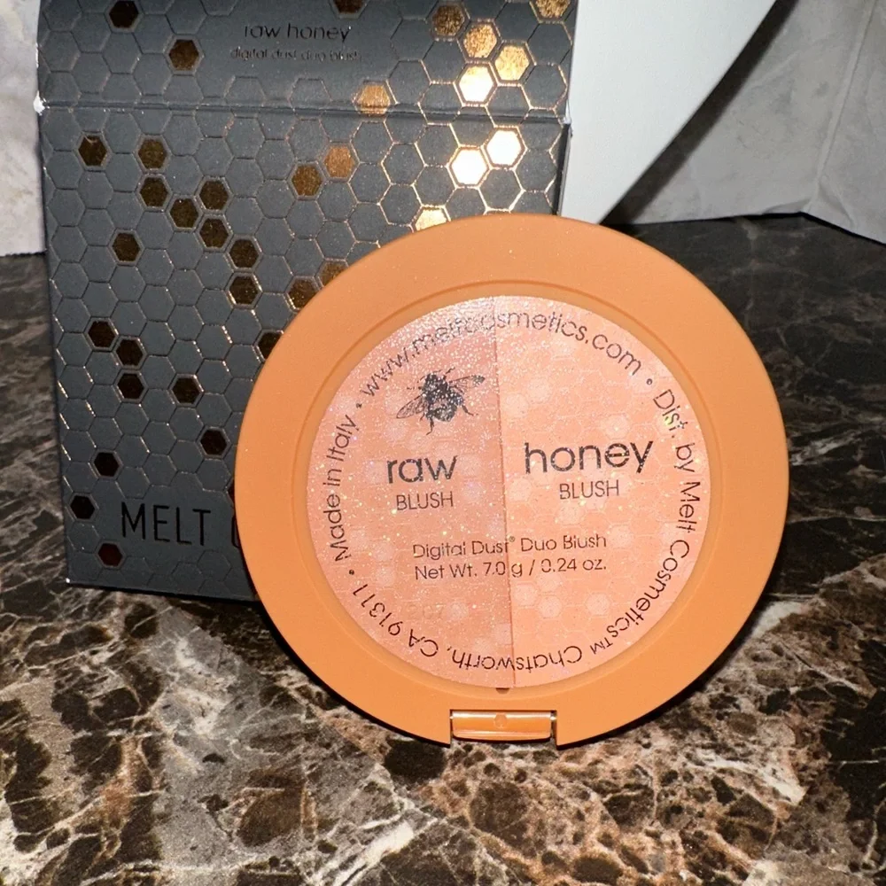 Melt Cosmetics Digital Dust Duo Bee Honeycomb Highlighter, Blush & Bronzer